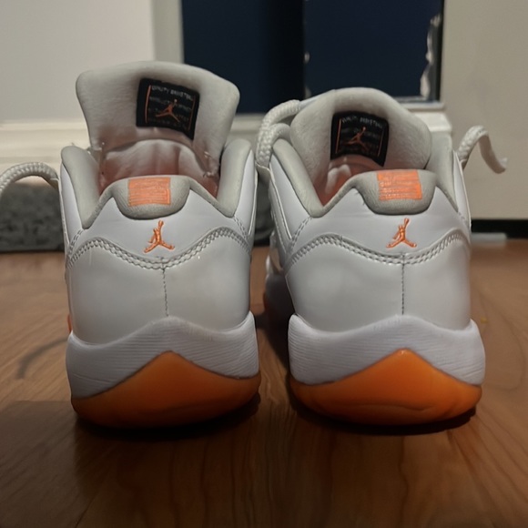 Air Jordan 11 Retro Low 'Bright Citrus' wms size 7 - Picture 2 of 5